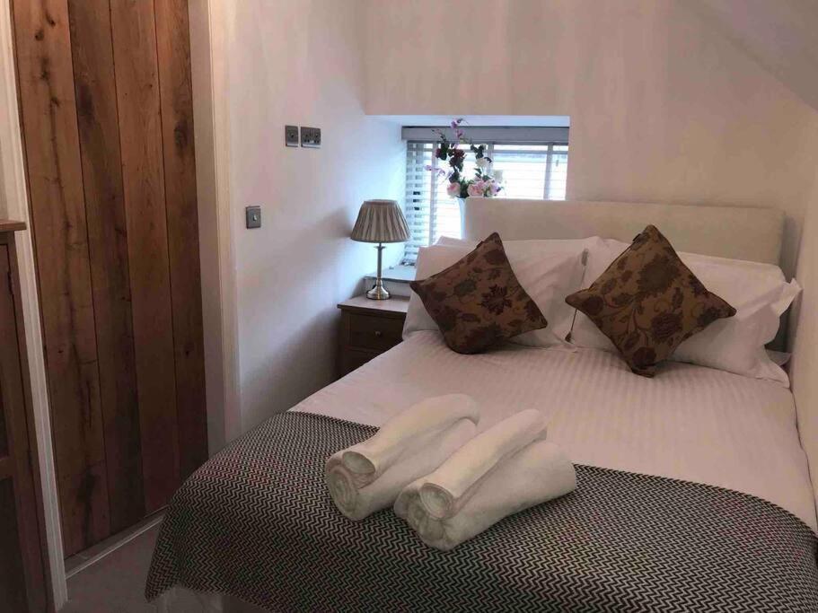 Chic 2 Bed Peak District Cottage Barn Near Alton Towers, Polar Bears, Chatsworth House Leek Exterior photo